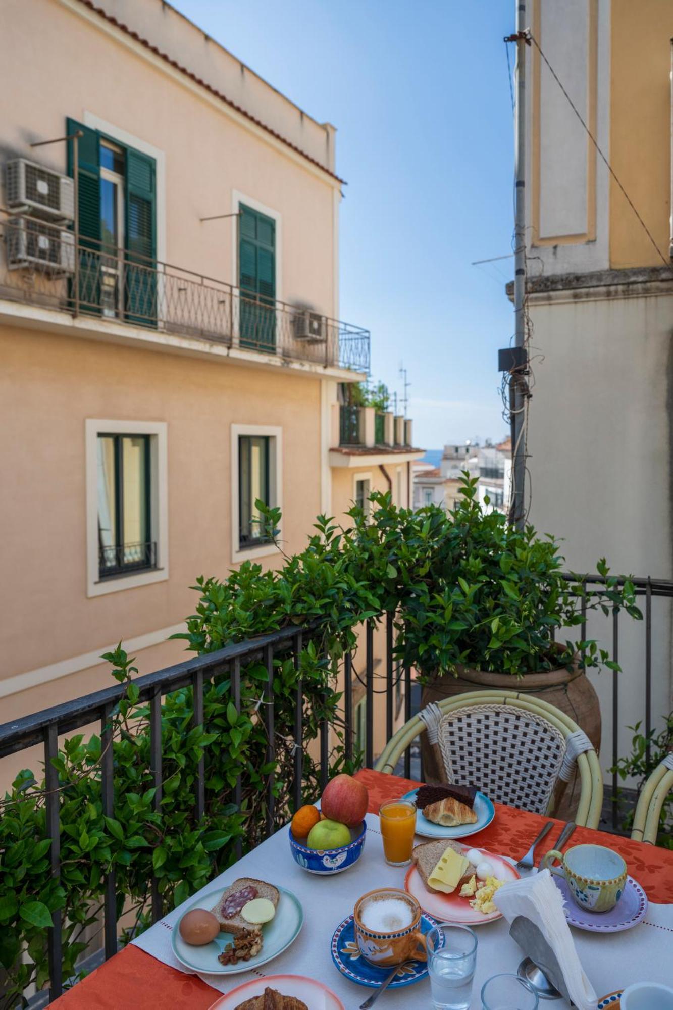 Hotel Antica Repubblica In Amalfi Center At 100Mt From The Sea Exterior photo