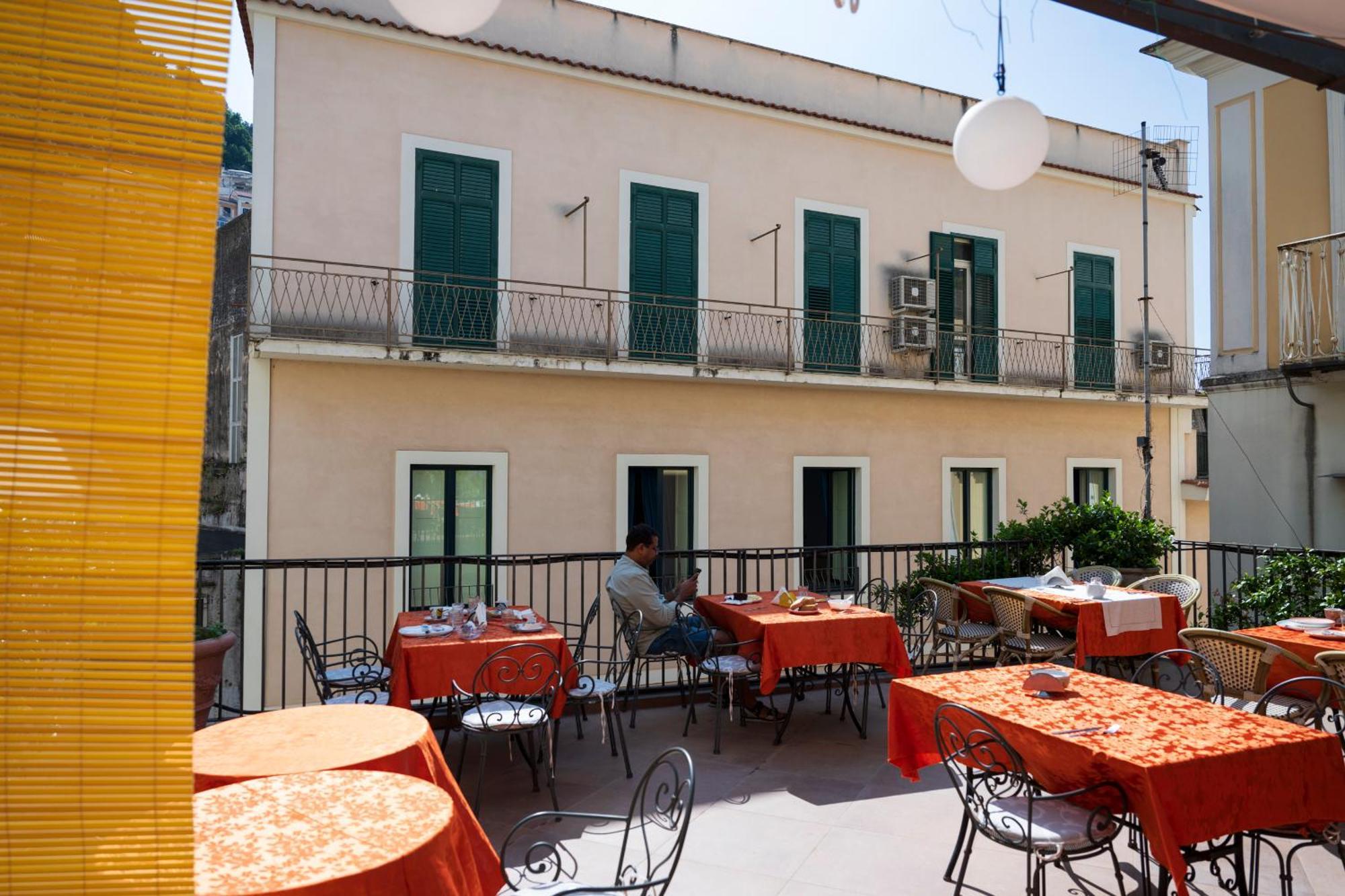 Hotel Antica Repubblica In Amalfi Center At 100Mt From The Sea Exterior photo